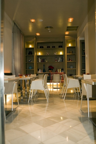 Imagen del bar/restaurante del Hotel Petit Palace Marques Santa Ana. Foto 5