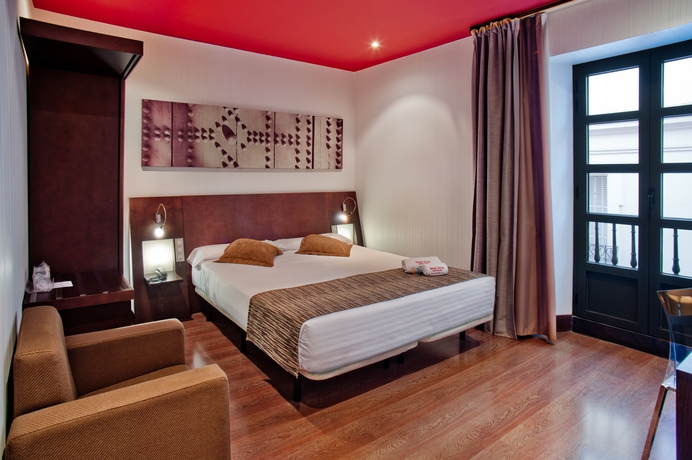 Imagen de la habitación del Hotel Petit Palace Marques Santa Ana. Foto 6