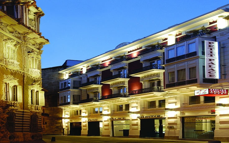 Imagen general del Hotel Petit Palace Plaza De La Reina. Foto 3