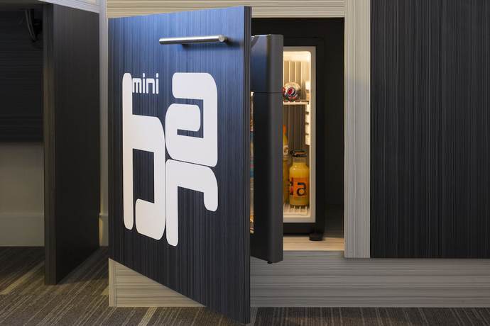 Imagen de la habitación del Hotel Petit Palace Plaza del Carmen. Foto 3