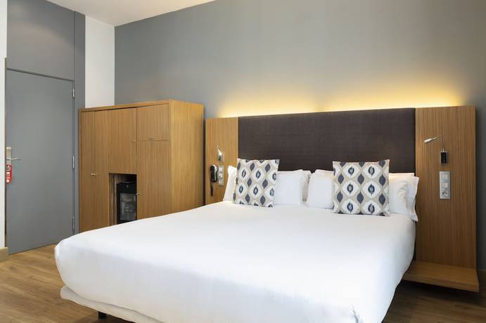 Imagen de la habitación del Hotel Petit Palace Plaza del Carmen. Foto 9