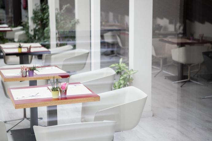 Imagen del bar/restaurante del Hotel Petit Palace Preciados. Foto 2