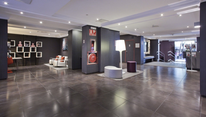 Imagen de los interiores del Hotel Petit Palace Puerta de Triana. Foto 14