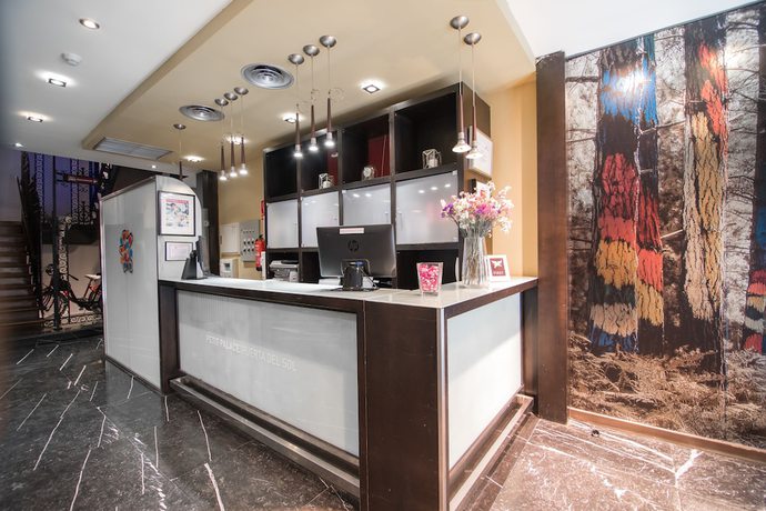 Imagen de los interiores del Hotel Petit Palace Puerta del Sol. Foto 15