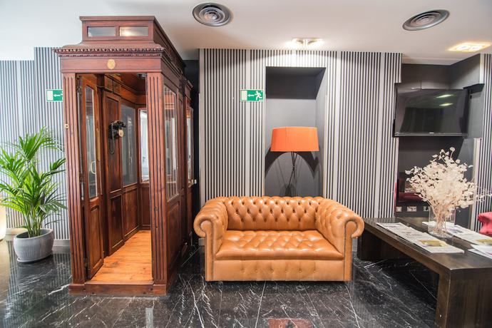 Imagen de los interiores del Hotel Petit Palace Puerta del Sol. Foto 19