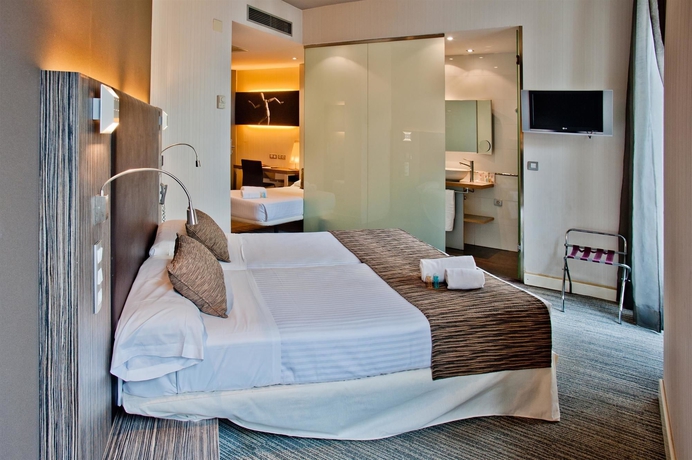 Imagen de la habitación del Hotel Petit Palace Santa Cruz. Foto 12