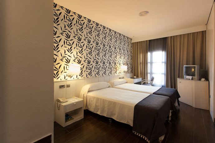 Imagen de la habitación del Hotel Petit Palace Santa Mar&iacute;a. Foto 4