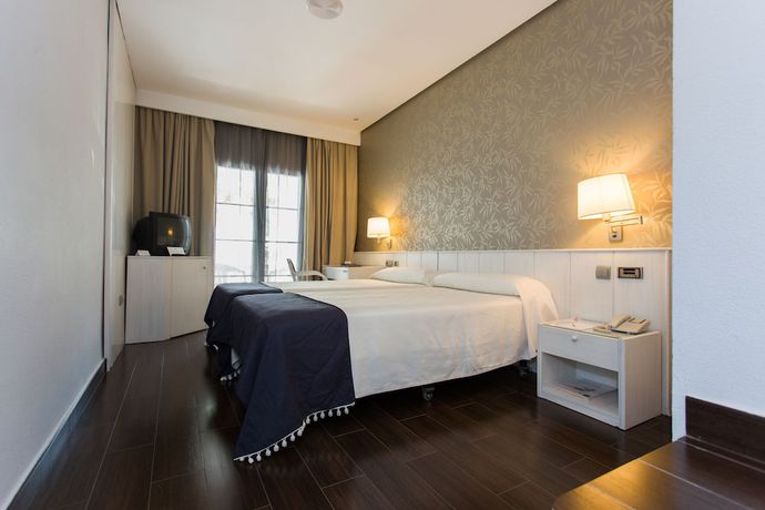 Imagen de la habitación del Hotel Petit Palace Santa Mar&iacute;a. Foto 6