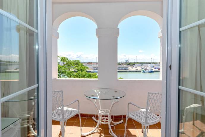 Imagen de la habitación del Hotel Petit Palace Santa Mar&iacute;a. Foto 7