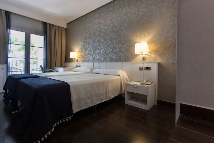 Imagen de la habitación del Hotel Petit Palace Santa Mar&iacute;a. Foto 8