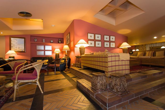 Imagen del bar/restaurante del Hotel Petit Palace Santa Mar&iacute;a. Foto 2