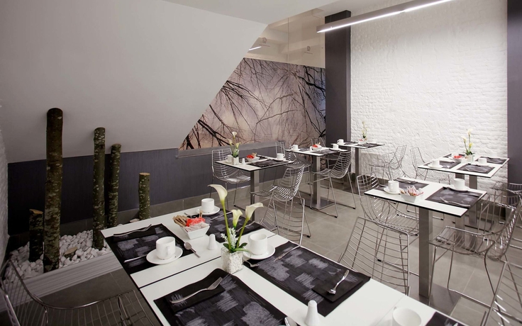 Imagen del bar/restaurante del Hotel Petit Palace Savoy Alfonso XII. Foto 2