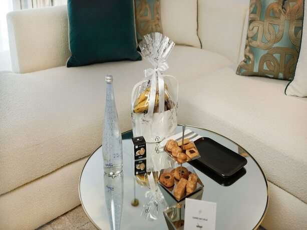 Imagen general del Hotel Petit Palace Suites. Foto 8