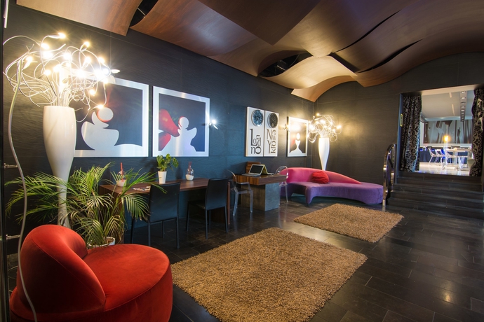 Imagen de los interiores del Hotel Petit Palace Tamarises. Foto 16