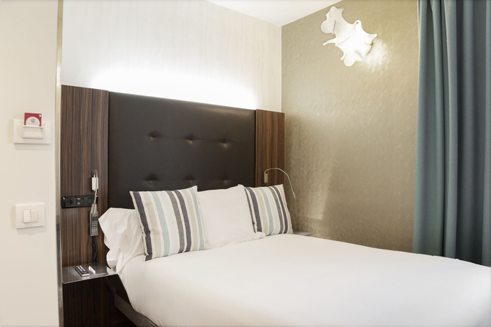 Imagen de la habitación del Hotel Petit Palace Tamarises. Foto 1