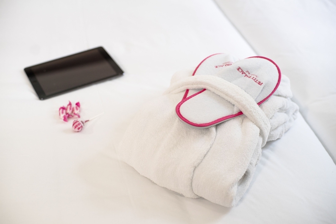 Imagen de la habitación del Hotel Petit Palace Tamarises. Foto 6