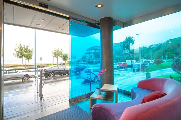 Imagen de los interiores del Hotel Petit Palace Tamarises. Foto 18