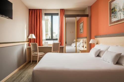 Imagen de la habitación del Hotel Petit Palace Trencadís. Foto 3