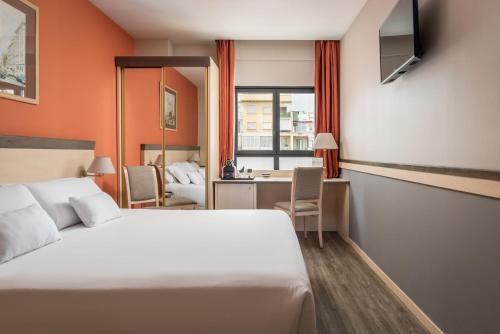 Imagen de la habitación del Hotel Petit Palace Trencadís. Foto 4