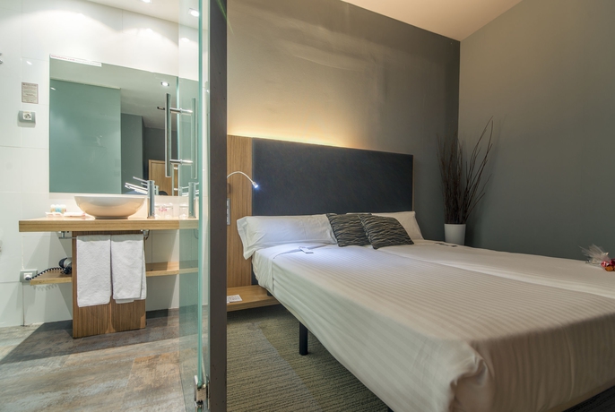 Imagen de la habitación del Hotel Petit Palace Tres Cruces. Foto 6