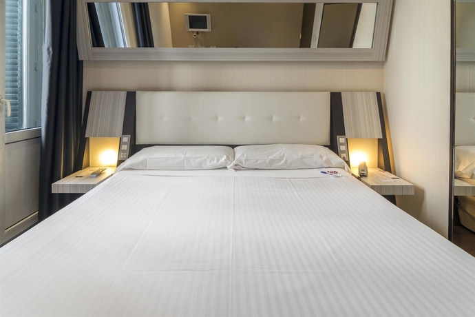 Imagen de la habitación del Hotel Petit Palace Triball. Foto 6