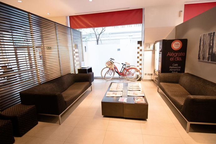 Imagen de los interiores del Hotel Petit Palace Triball. Foto 14