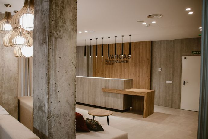 Imagen de los interiores del Hotel Petit Palace Vargas. Foto 18