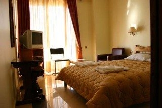 Imagen de la habitación del Hotel Petit Palais, Loutraki. Foto 7
