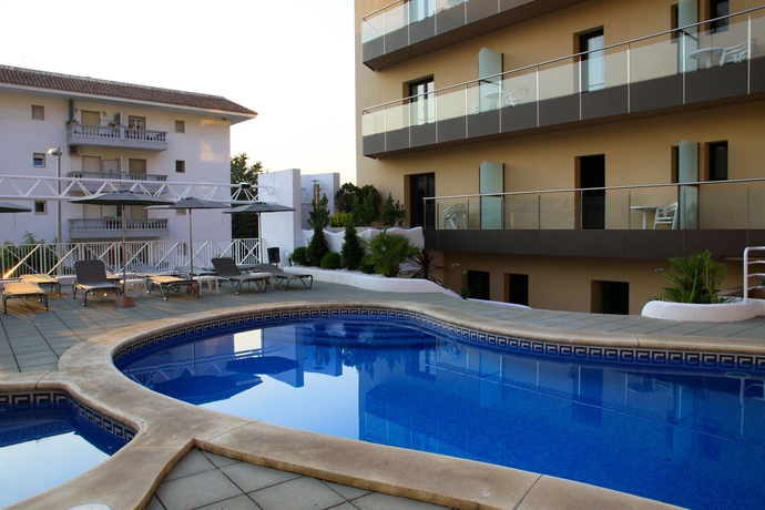 Imagen de la piscina del Hotel Petit Palau - Adults Only. Foto 15