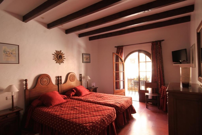 Imagen general del Hotel Petit Restaurante Ses Rotges - Adults Only. Foto 3