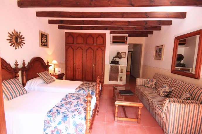 Imagen general del Hotel Petit Restaurante Ses Rotges - Adults Only. Foto 6