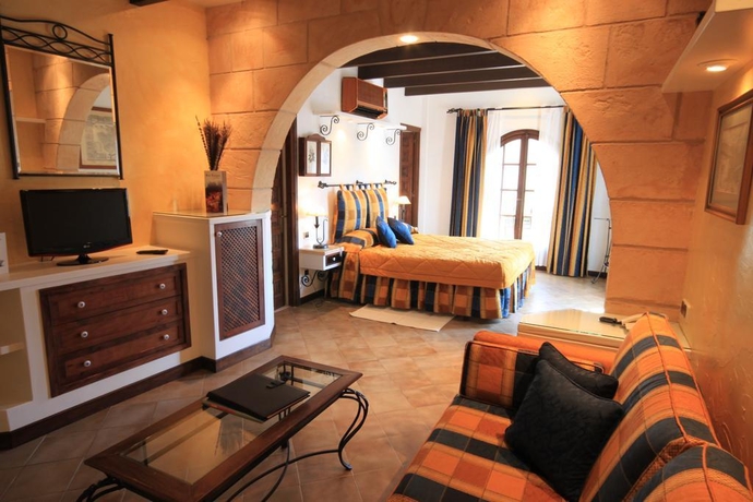 Imagen general del Hotel Petit Restaurante Ses Rotges - Adults Only. Foto 9