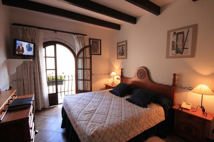 Imagen general del Hotel Petit Restaurante Ses Rotges - Adults Only. Foto 11