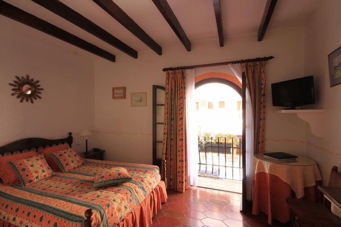 Imagen general del Hotel Petit Restaurante Ses Rotges - Adults Only. Foto 14