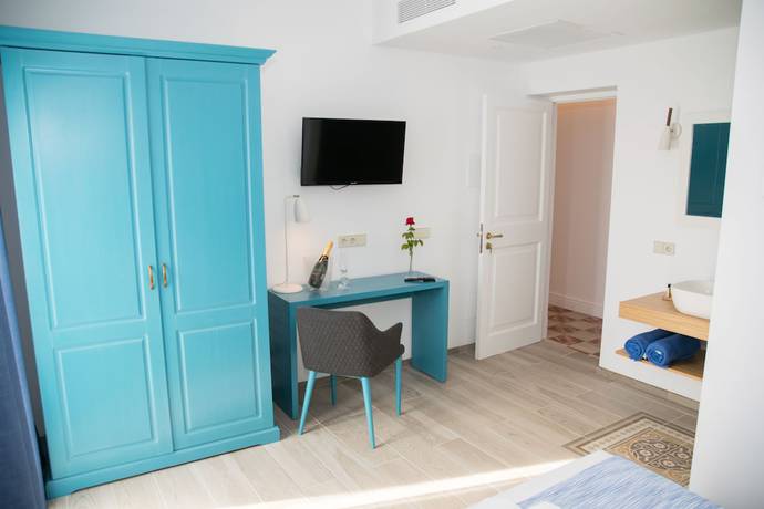 Imagen de la habitación del Hotel Petit Sant Miquel. Foto 7