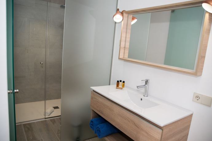 Imagen de la habitación del Hotel Petit Sant Miquel. Foto 16