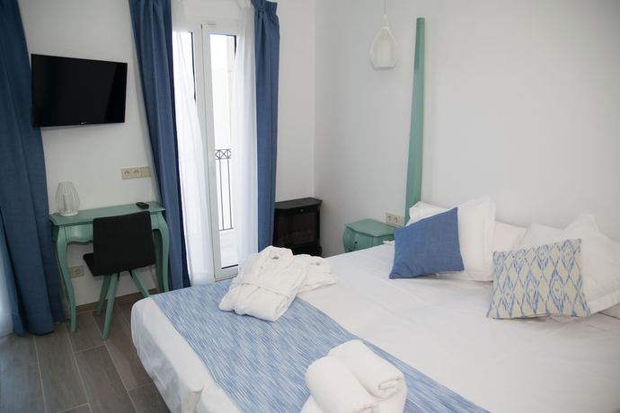 Imagen de la habitación del Hotel Petit Sant Miquel. Foto 17