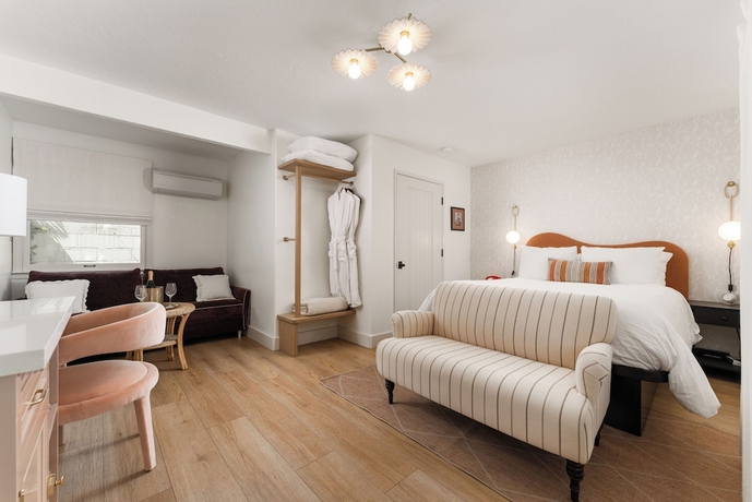 Imagen de la habitación del Hotel Petit Soleil. Foto 8