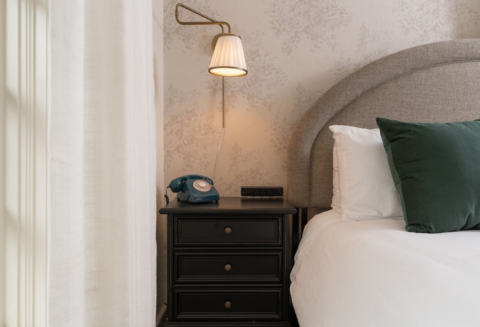 Imagen de la habitación del Hotel Petit Soleil. Foto 12