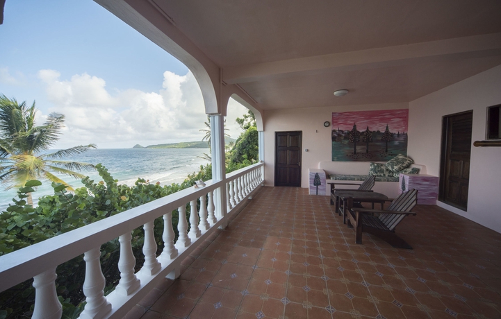 Imagen de los exteriores del Hotel Petite Anse. Foto 10