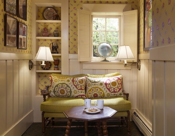 Imagen de la habitación del Hotel Petite Auberge. Foto 12