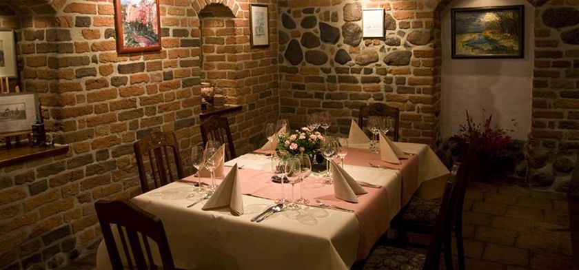 Imagen del bar/restaurante del Hotel Petite Fleur - Adults Only. Foto 9