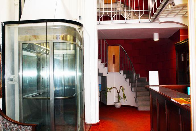 Imagen de los interiores del Hotel Petr, KARLOVY VARY. Foto 7