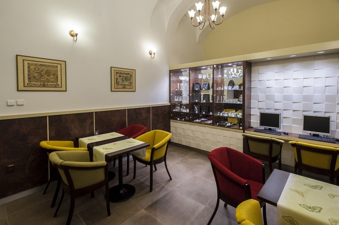 Imagen de los interiores del Hotel Petr, Praga. Foto 15