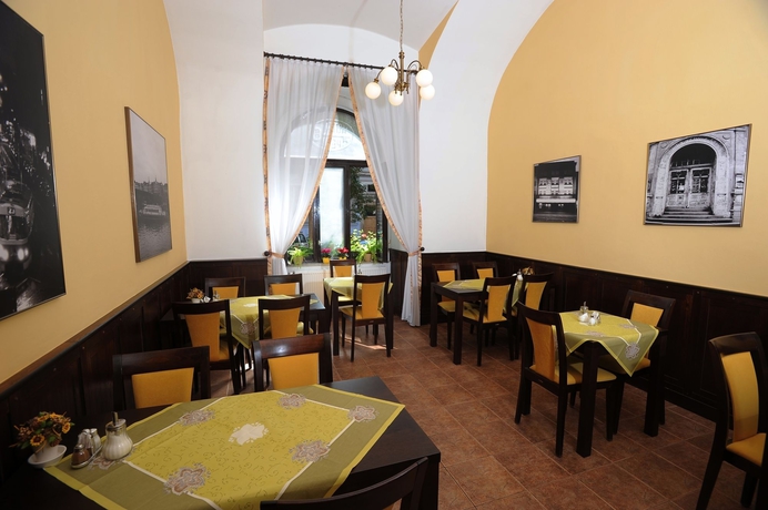 Imagen del bar/restaurante del Hotel Petr, Praga. Foto 5