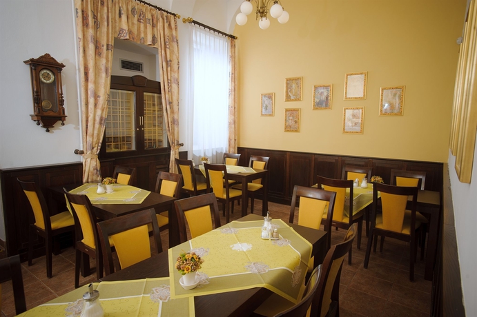 Imagen del bar/restaurante del Hotel Petr, Praga. Foto 7