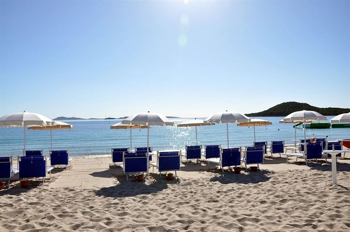 Imagen de los exteriores del Hotel Petra Bianca. Foto 9