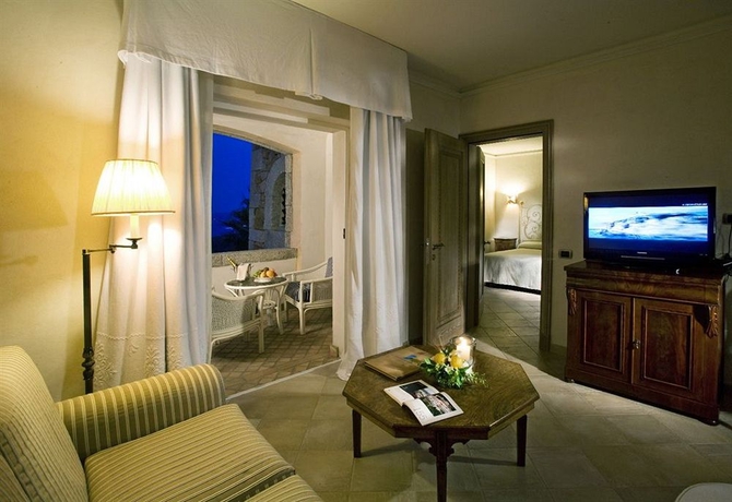 Imagen de los interiores del Hotel Petra Bianca. Foto 15