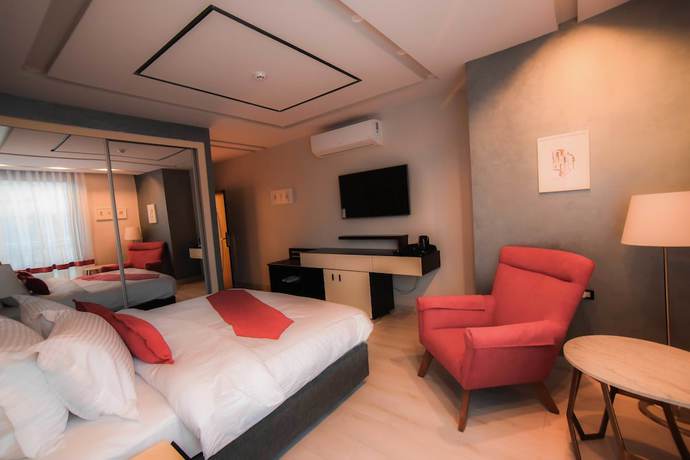 Imagen de la habitación del Hotel Petra Boutique. Foto 7