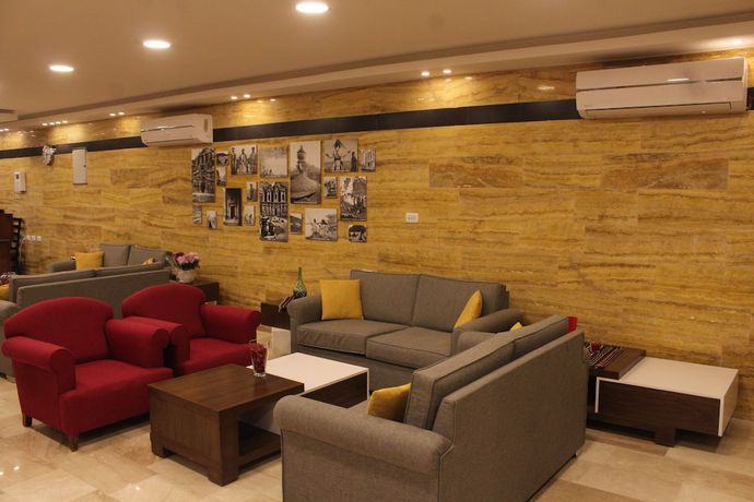 Imagen de los interiores del Hotel Petra Corner. Foto 19